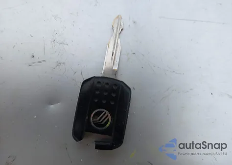 2004 Mercury Marauder из США, поврежденный, VIN 2MEHM79V34X625951